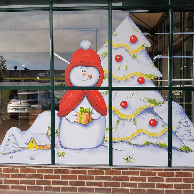 dessin de bonhomme de neige sur vitres